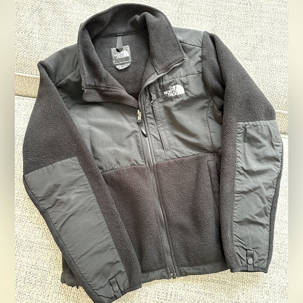 The North Face Women’s Fleece Jacket in Black - M